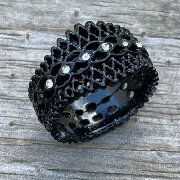 Jewelry - Women Ring Fashion Black Tone Finger Band Crystal Accent Fancy Ring Size 7